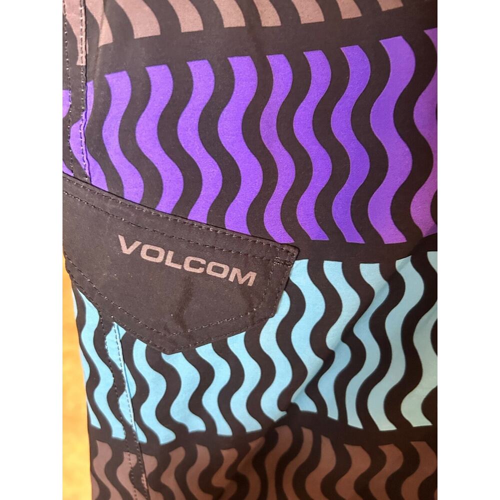 Volcom Mod-Tech Men's Board Shorts with Cinch Fly… - image 3